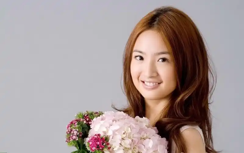 甜美林依晨桌面壁纸27