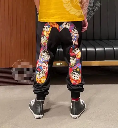 阿福男士蓬巴杜飞机头大m印花 为街装经典款加入日式复古文化_穿搭