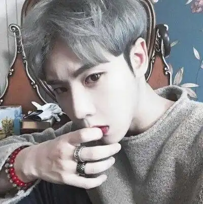 头像*男生*欧美*黑白*文艺*搞怪*网红*时尚*帅气*摄影*高冷*风格*暖心