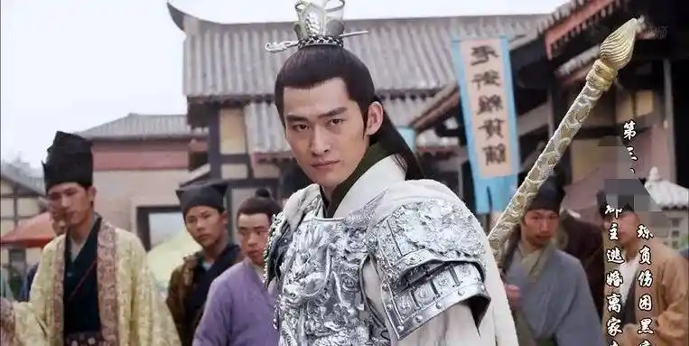 实际上张翰有特别出色的古装扮相,就是在《隋唐演义》中出演的"玉面