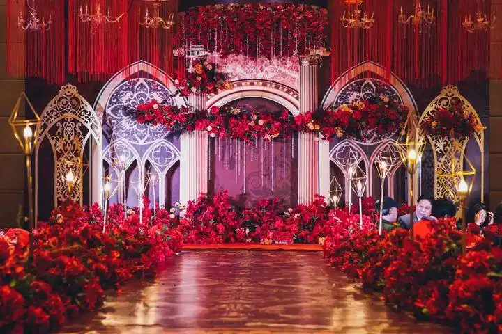 20000~26000婚礼风格:美学设计颜色:红色婚礼类型:西式婚礼收藏相册