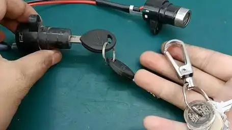 电动车钥匙丢了怎么配钥匙