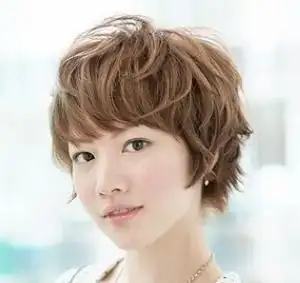 中性美少女今冬最爱浅褐色空气感超短发