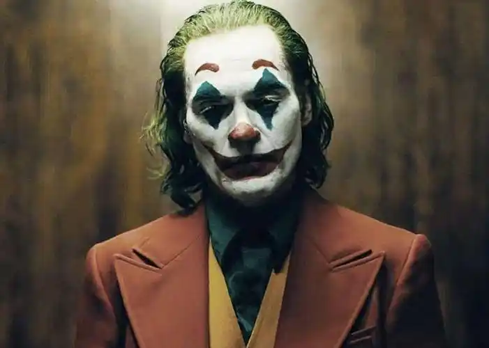 林正英拍鬼片有一套自己的规矩,《小丑》登上全球趋势话题第