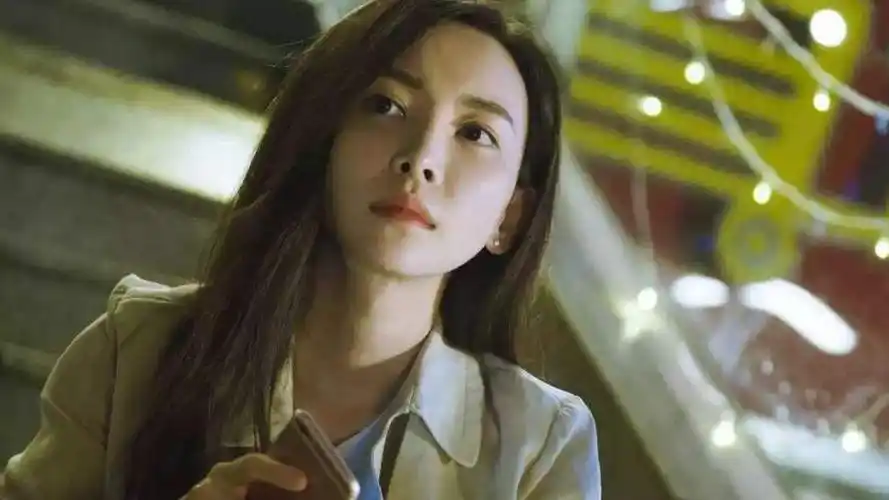 如何判定一个男人是爱你还是爱前任?