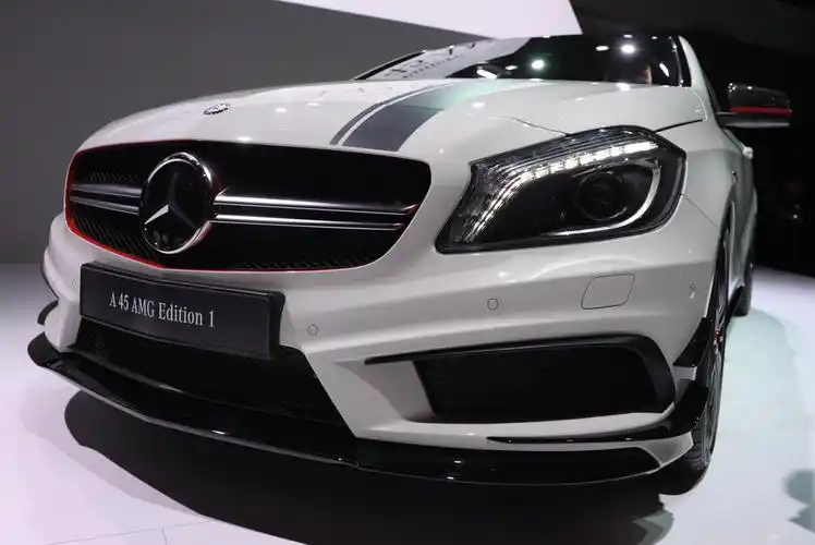 疯狂到极致的奔驰 奔驰a45 amg
