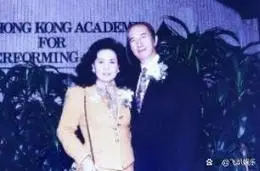 何鸿燊,以"赌王"之名声扬天下,财富达到5000亿港元,然更令人关注的是