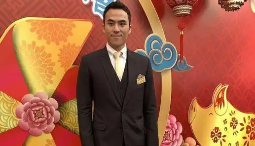 据悉,香港,赌王何鸿燊三房儿子何猷启出席东华三院新