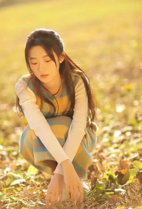 杨雨潼可爱又俏皮的99年中戏校花