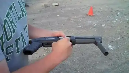 现实中的超级矮个子霰弹枪,玩过枪战游戏的人应该很熟悉!