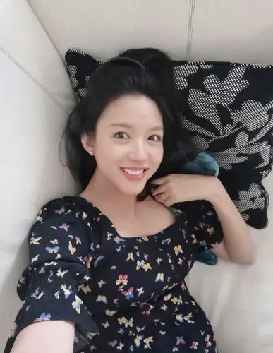 张梓琳一句话戳中无数女人的心哪有什么轻而易举不过是在默默忍受