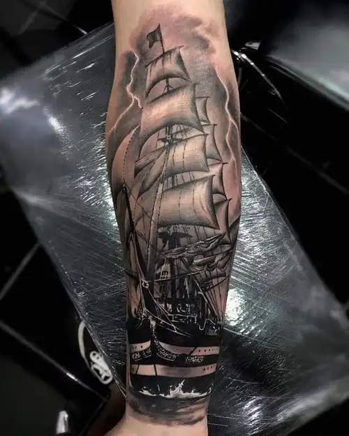 小腿黑灰写实帆船纹身图案 - 深圳纹彩刺青