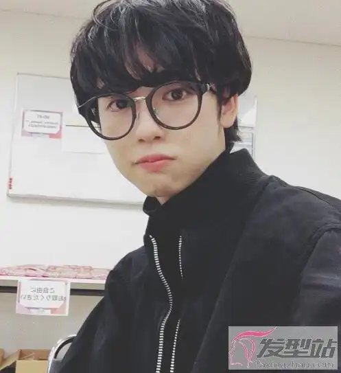 日系少年感发型怎么剪这样剪随性自然帅气爆表