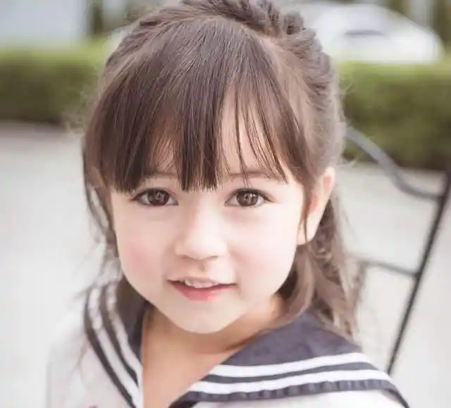 原创被骂"最丑国模"的吕燕,生下帅气混血娃,网友:幸好老公基因好