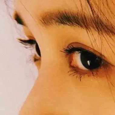女生眼睛头像高清