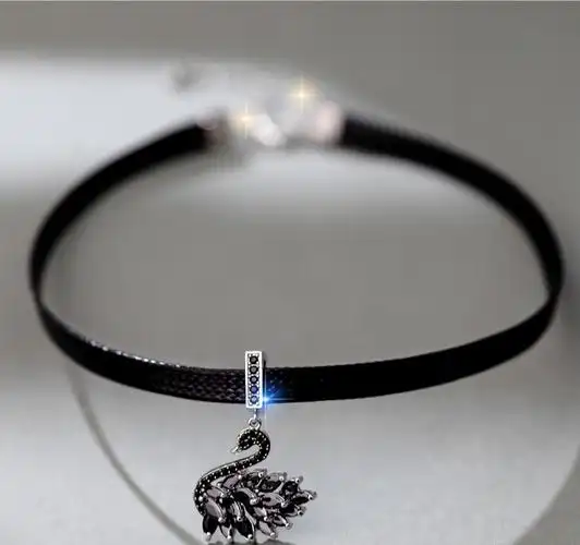 苛鱼项链黑天鹅项链女潮网红锁骨链短款脖子饰品颈带520送女友 白天鹅