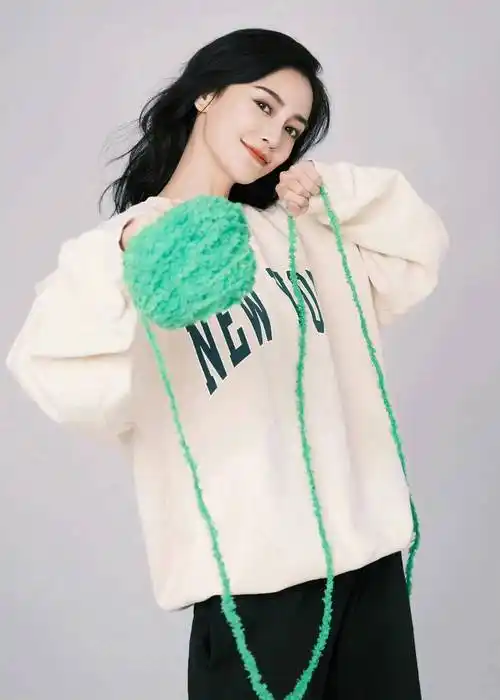 angelababy杨颖生日写真来了,长卷发大红唇妩媚动人_玫瑰_毛线_心态