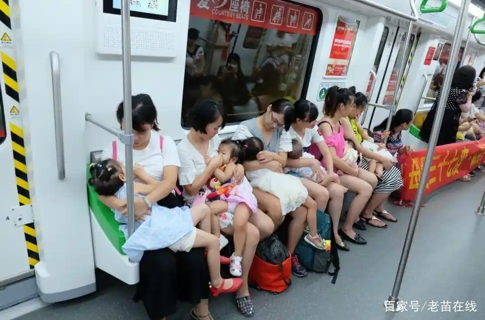 当众喂奶很羞耻?朱珠晒哺乳照配文"体面",这事真的不丢人