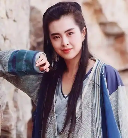 57岁王祖贤"美上热搜",建议所有女人都学着点