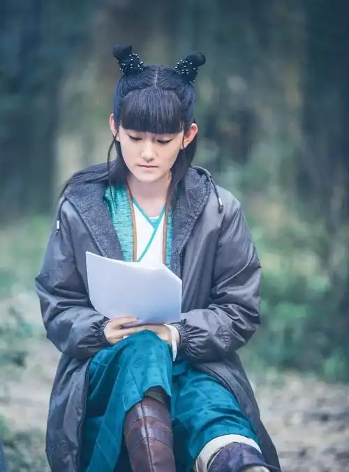 蒋依依哪吒头上热搜17岁的美少女美出了新高度