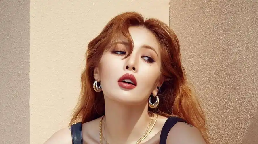 金泫雅终于胖了,染棕发穿小一号上衣美回巅峰期,双腿却依旧纤细_感觉_