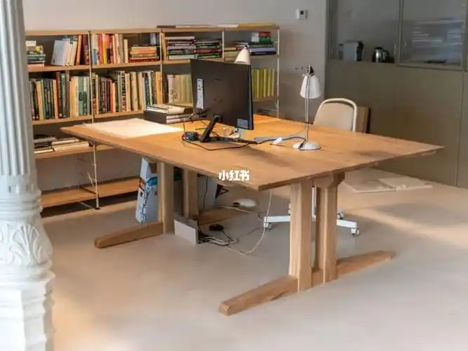 有空间的朋友可以尝试放大的工作桌子,一个字爽