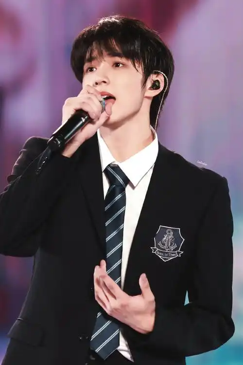 青年演员刘耀文##和刘耀文邂逅夏天