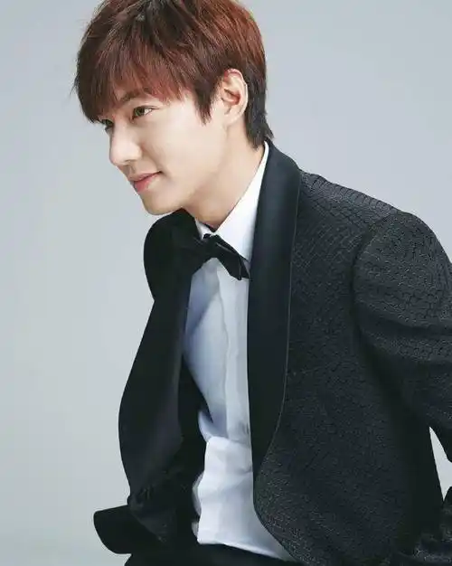 李敏镐寸头走红网络,网友:城市猎人即视感!_检验_标准_发型