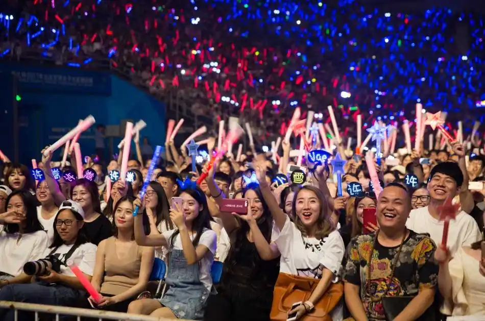 "令许嵩害羞无力招架.