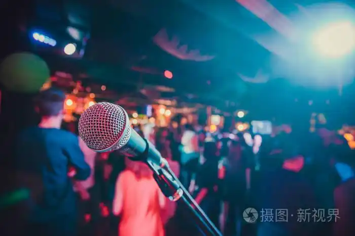 景深.舞台上的公共表演