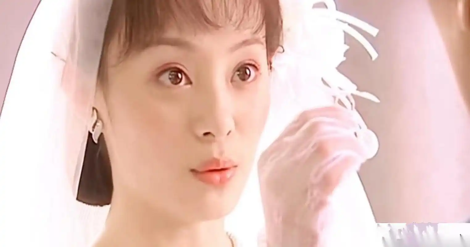 2003年,主持人问何润东:你跟孙俪拍《玉观音》,亲密戏怎么助理?