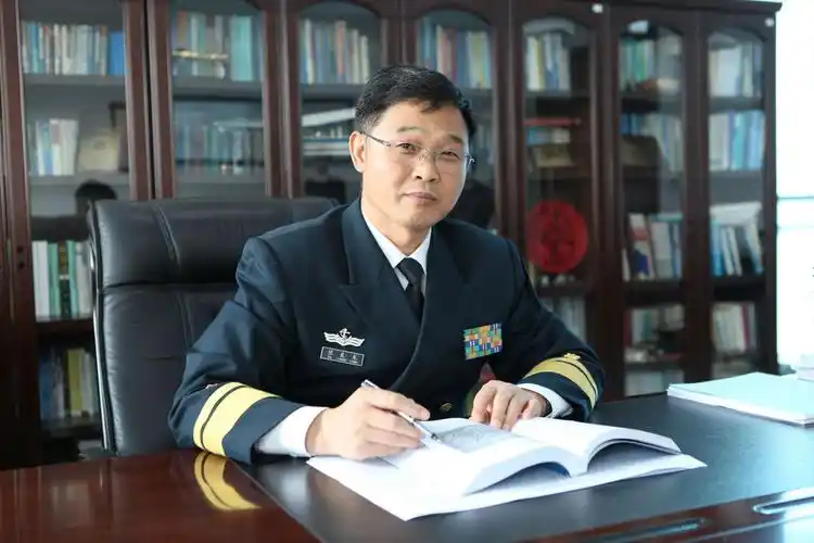 笪良龙简介:海军潜艇学院某研究所主任,教授,青岛海洋科学与技术试点