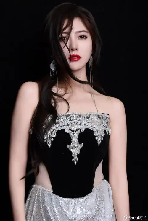 要过年了  先把节日氛围拉满007315@阿兰工作室阿兰超话#咔咔出