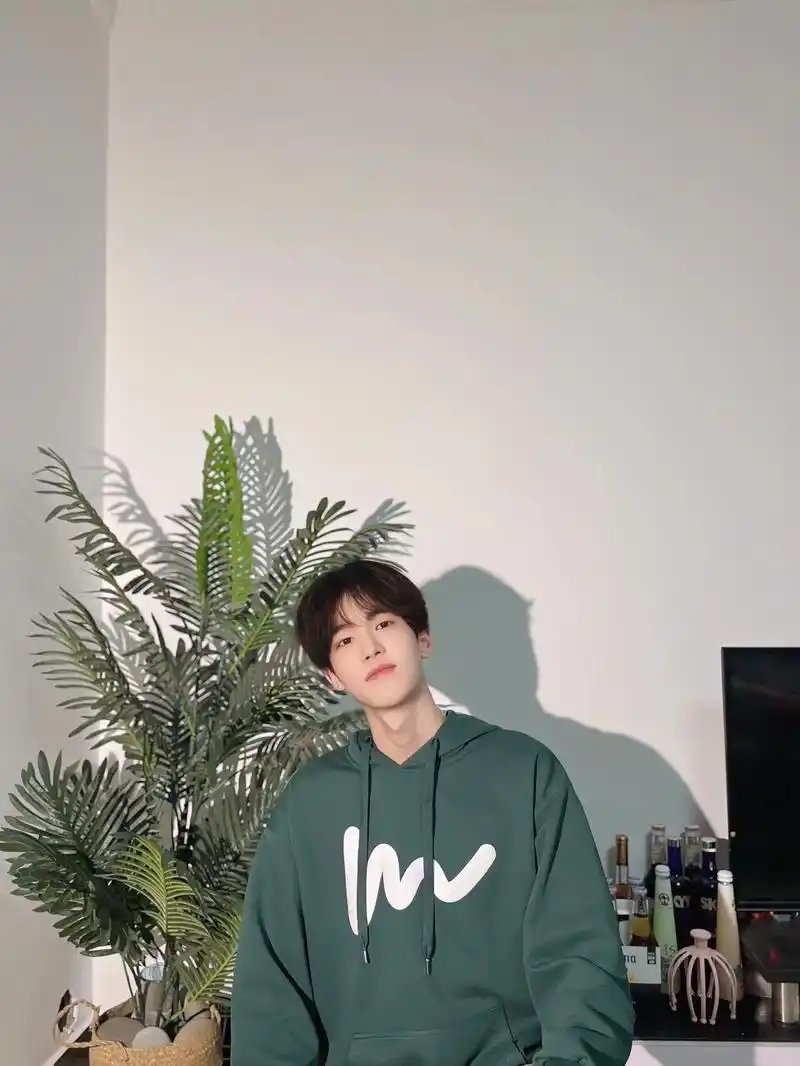 想做校草look跟着抄就对了