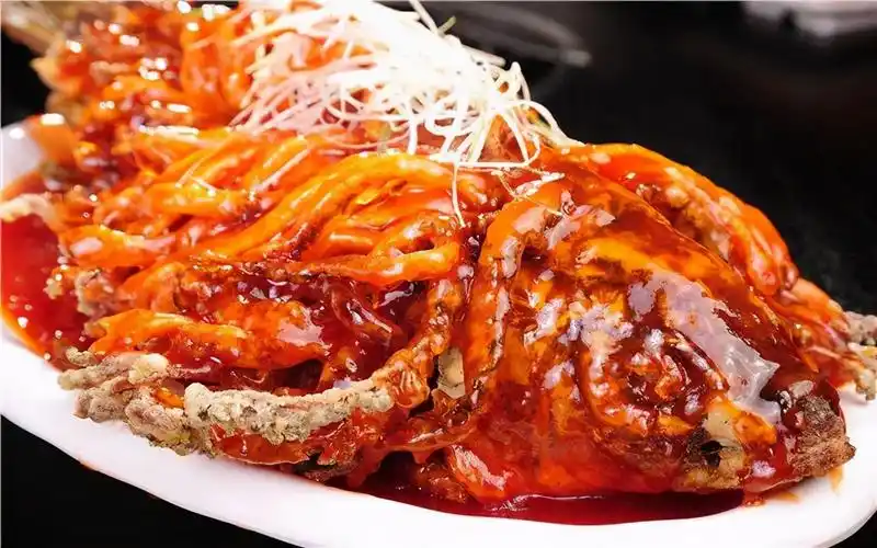 更让人惊喜的是,吃金毛狮子鱼的时候,完全不用担心被刺扎到,因为经过