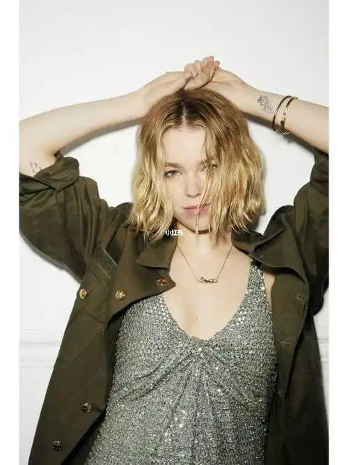 女演员milly alcock出镜澳大利亚版「harpers bazaar」2023年四月刊