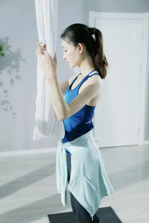 网曝王丽坤瑜伽美照 身姿曼妙却被网友调侃麻杆