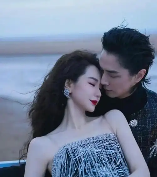 戚薇选50亿放弃李承铉,两人默契回答太默契,没有技巧全是感情