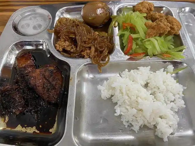 小小小不地道的国企的午饭