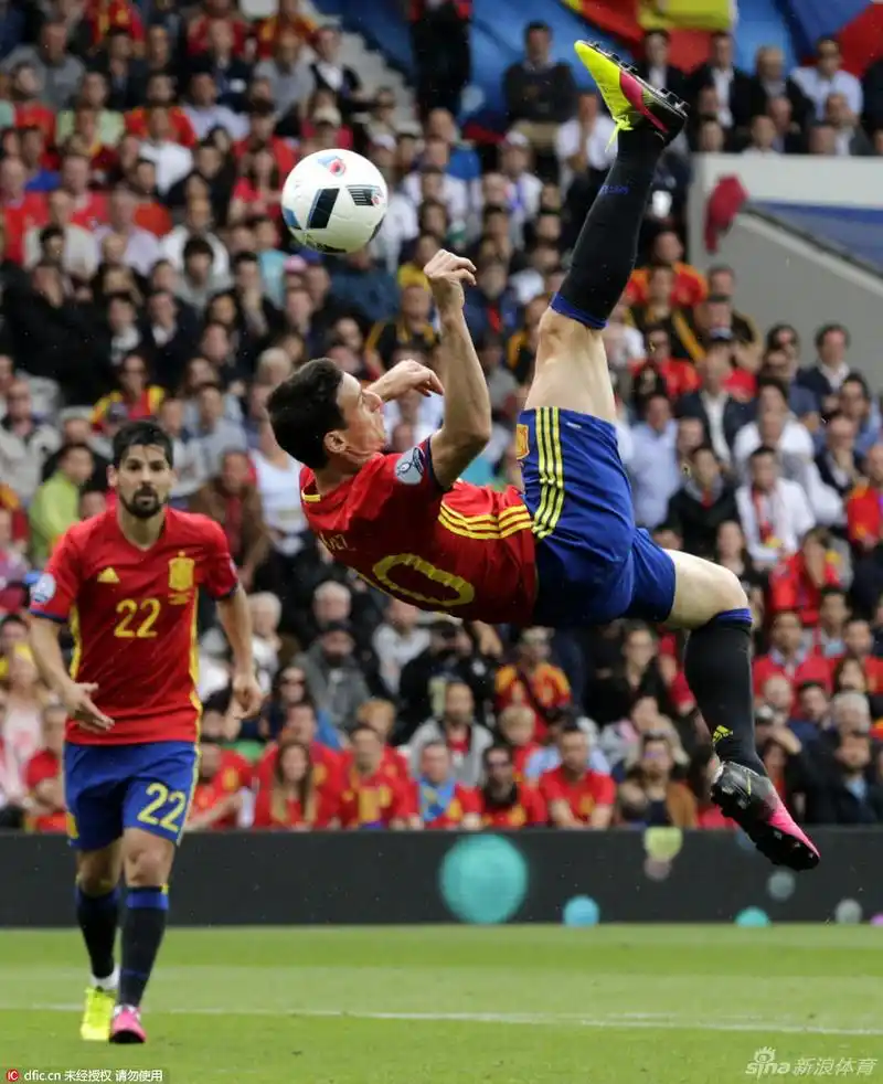 欧洲杯精彩倒钩射门盘点_高清图集_新浪网