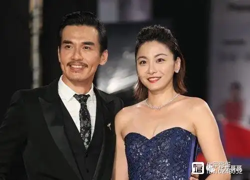 2011年时候,江祖平与周孝安交往了,周孝安比江祖平小6岁,两人因戏生情