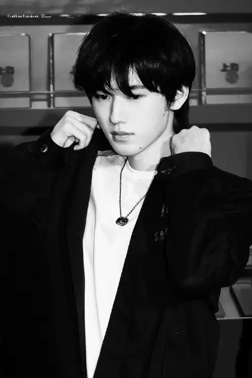 宋亚轩路易威登品牌大使##宋亚轩王牌对王牌##时代少年团lv快闪造