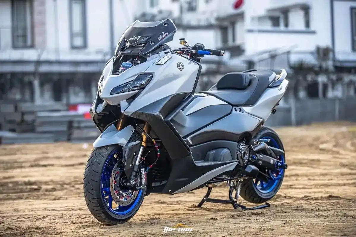 机车摄影 雅马哈tmax#机车壁纸 #机械之美 #dou在 - 抖音