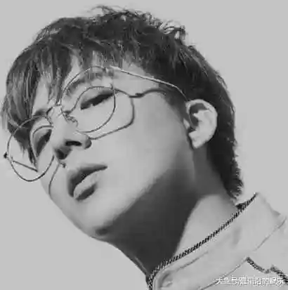 有网友说刘宇宁的前女友是一个名叫杨小璇的人,但是本人也未作出过