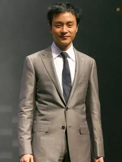 纪念张国荣50岁诞辰 好友发起慈善筹款(2006-09-08 南方都市报)