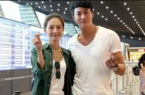 何润东老婆太迷人网友怪不得不舍得拿出来