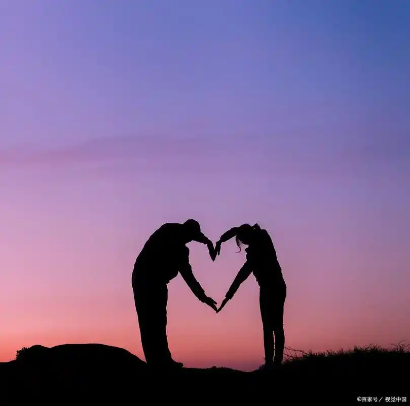 10句撩动人心的表白情话  1,我喜欢你,何止狼子野心,是贼心不死.