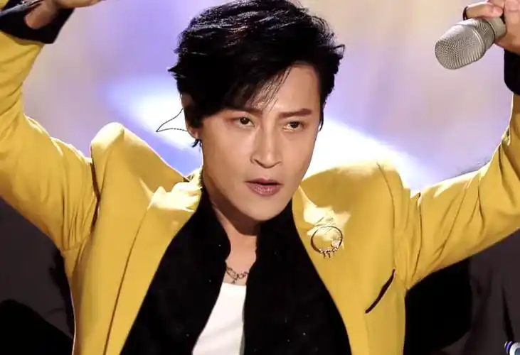 陈志朋个人资料简介(陈志朋,因为"大师"一句话断了前程,异装癖是人们