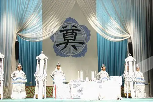 京剧艺术发展之路如何走 传承古典美创造现代美_凤凰资讯