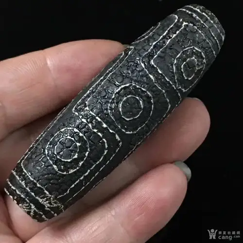 藏传极品九眼钙化老天珠